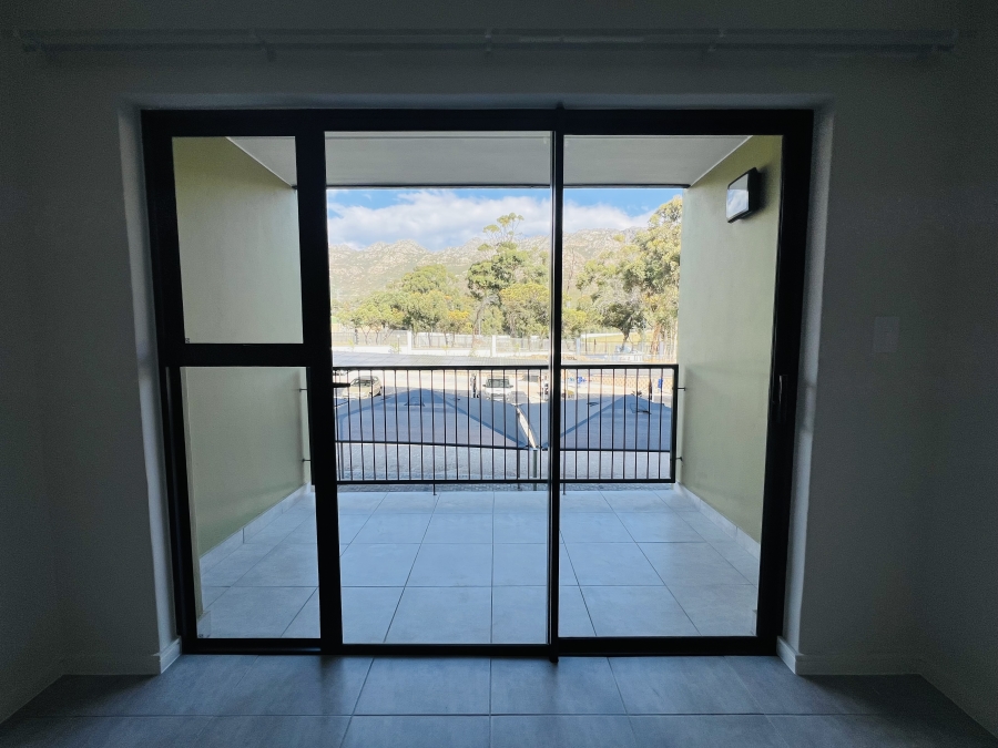 To Let 2 Bedroom Property for Rent in Admirals Park Western Cape